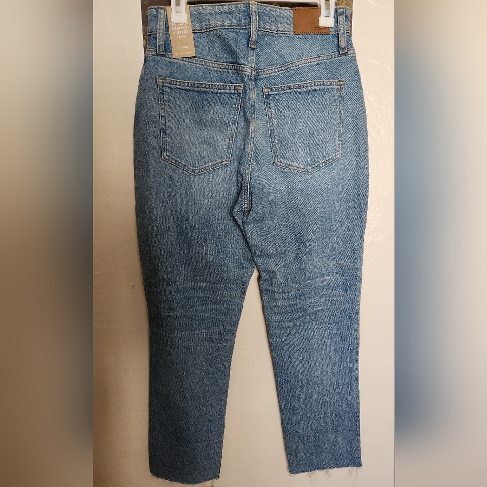 NWT Madewell Curvy Perfect Vintage Jeans Coffey Wash size 28 - Picture 3 of 3